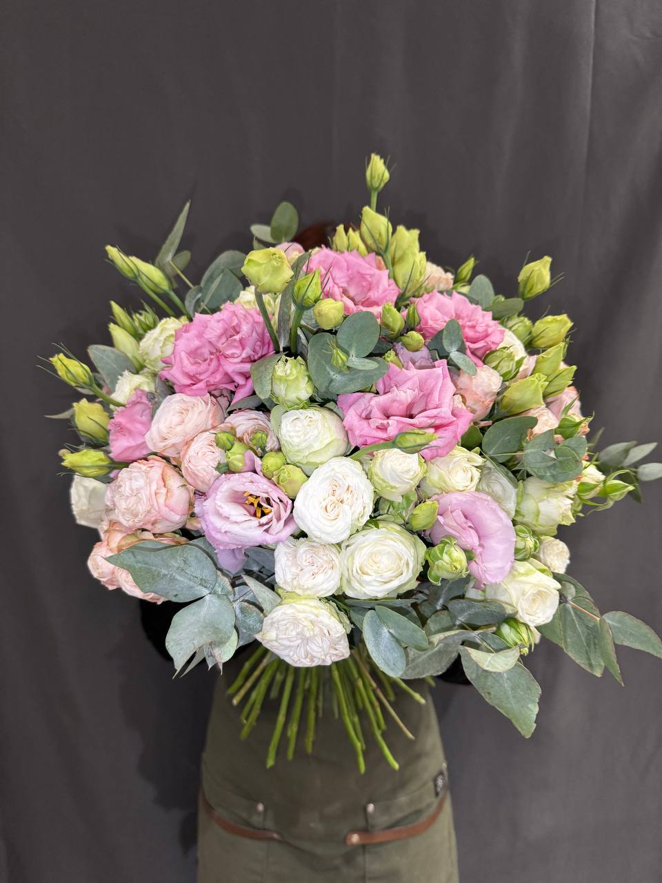 MALENA - Gentle Harmony: Pink & White Roses with Lisianthus - Image 1 of 1 | Avenue Des Fleurs