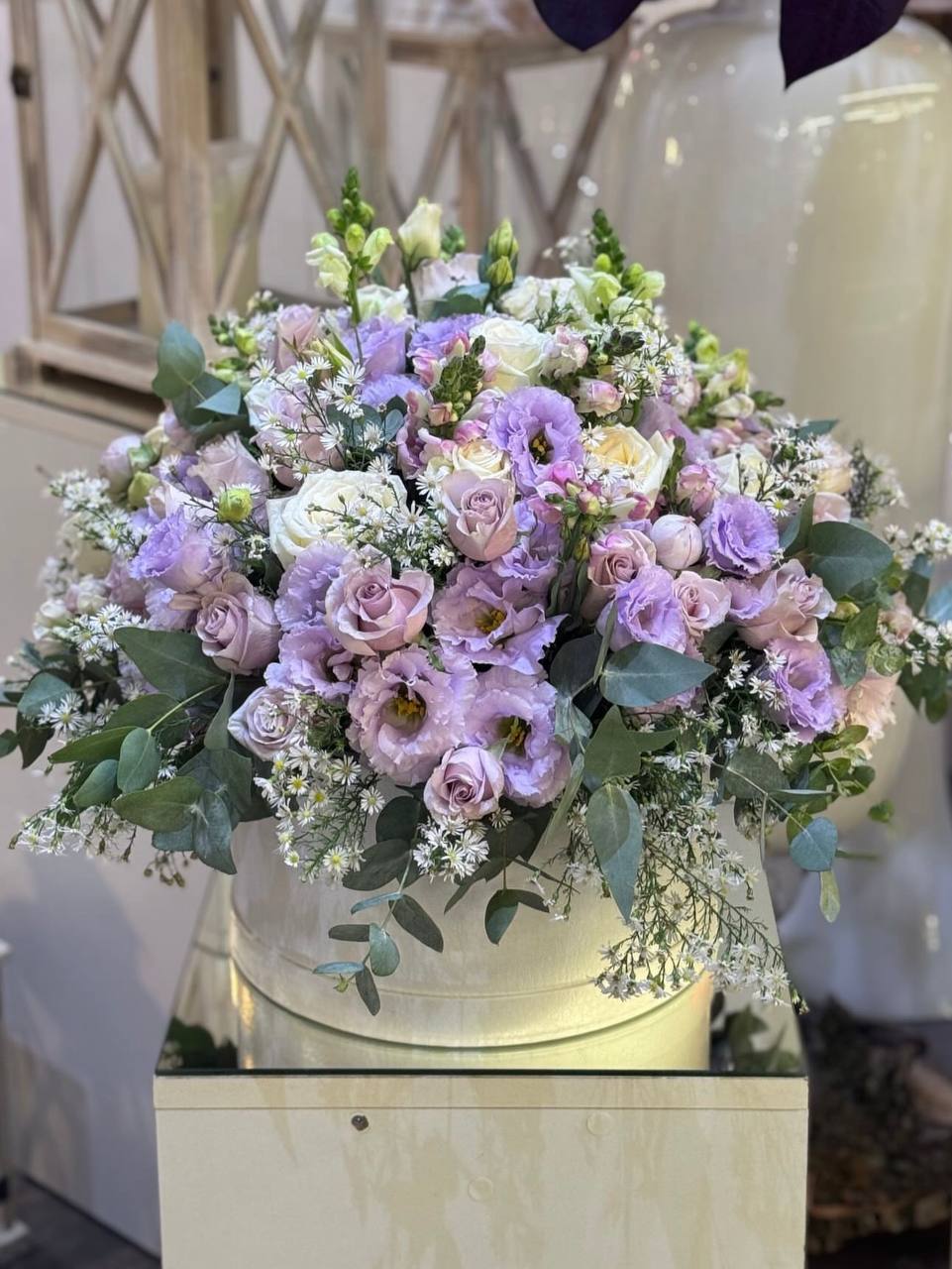 Մանուշակագույն տրամադրություն՝ վարդերով և էվստոմայով - Image 1 of 1 | Avenue Des Fleurs