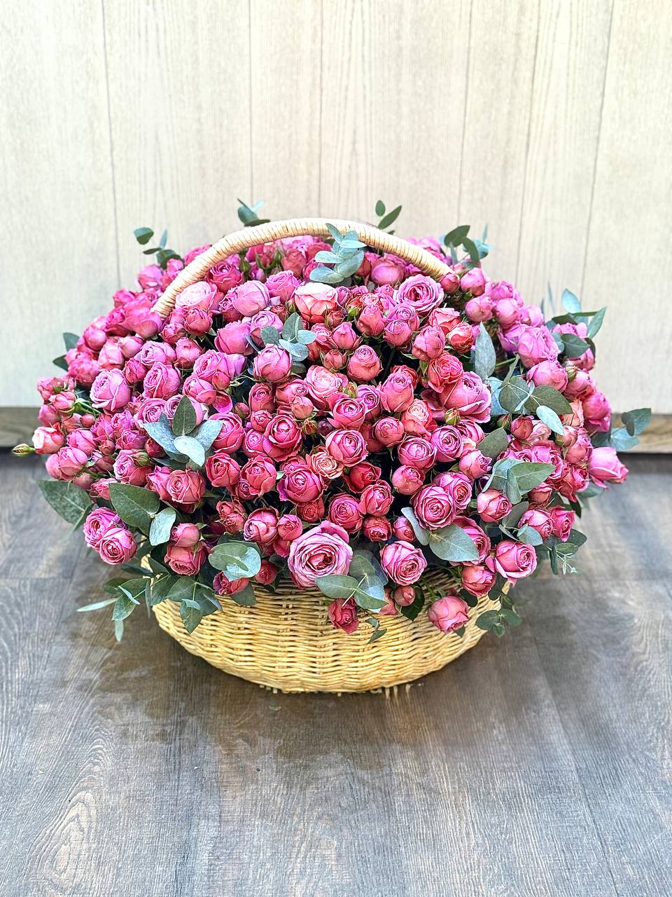 Blooming Rose Basket - Image 1 of 1 | Avenue Des Fleurs