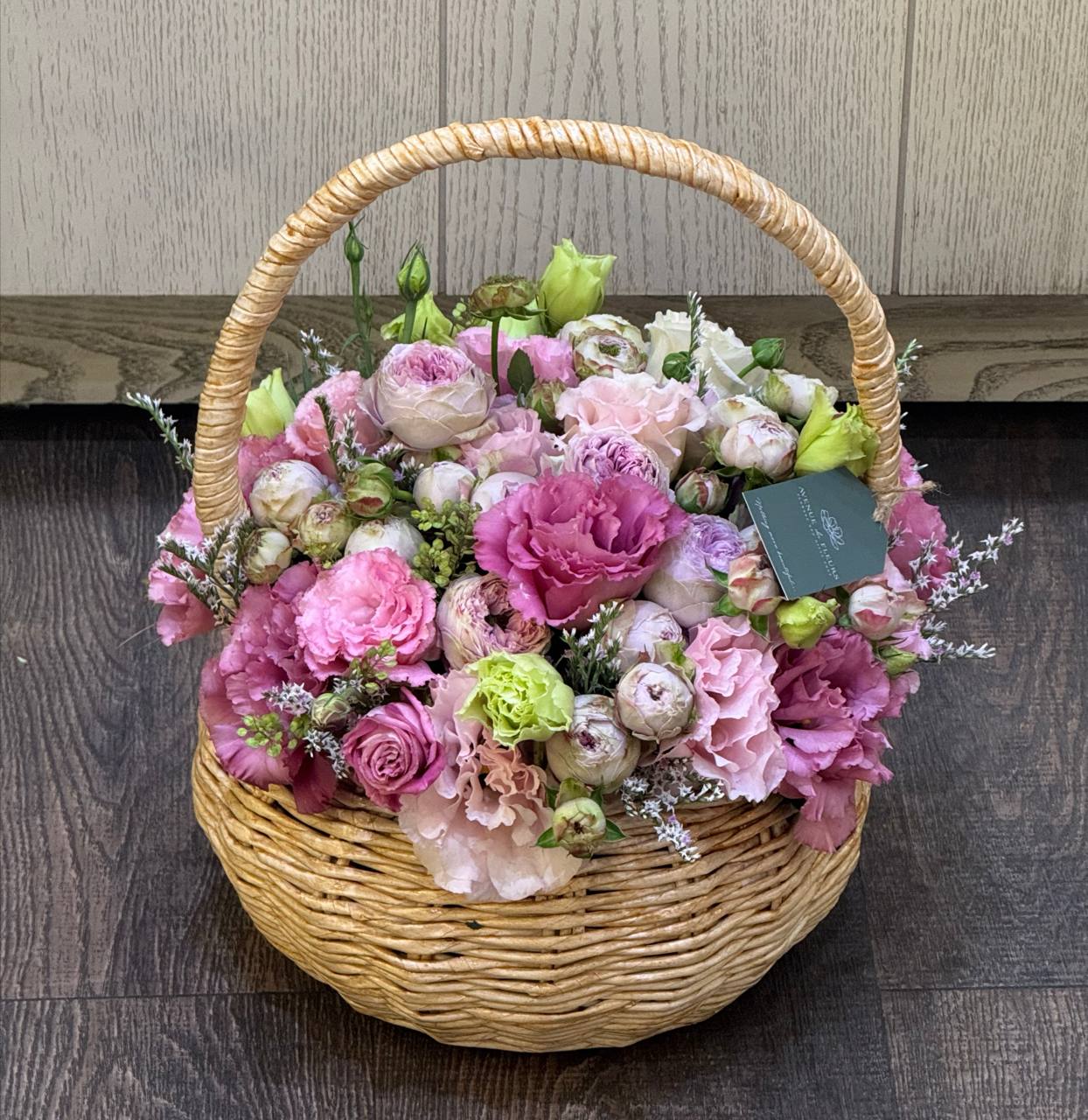 Elegant Flower Basket - Image 1 of 1 | Avenue Des Fleurs