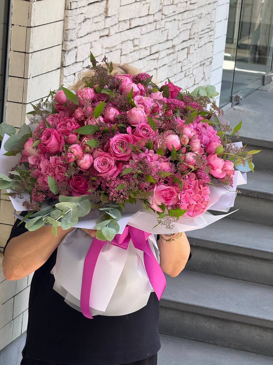 Букет из розовых роз - Image 1 of 1 | Avenue Des Fleurs