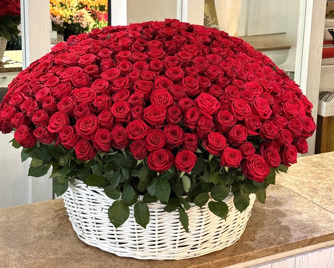 Premium Rose Composition - Image 1 of 2 | Avenue Des Fleurs