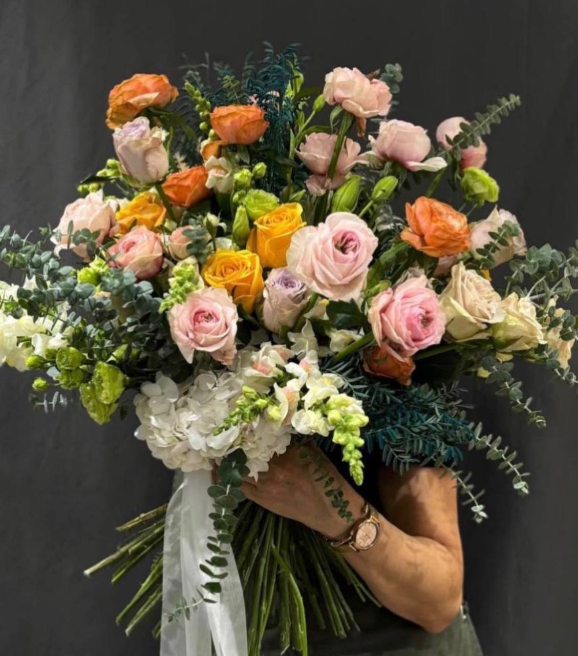 МЕЛАНИ - Нежная композиция с розами и эустомой - Image 1 of 1 | Avenue Des Fleurs