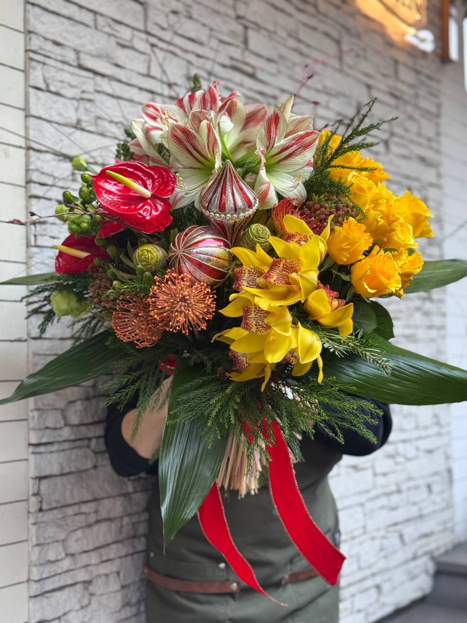 Букет Рождественское настроение - Image 1 of 1 | Avenue Des Fleurs