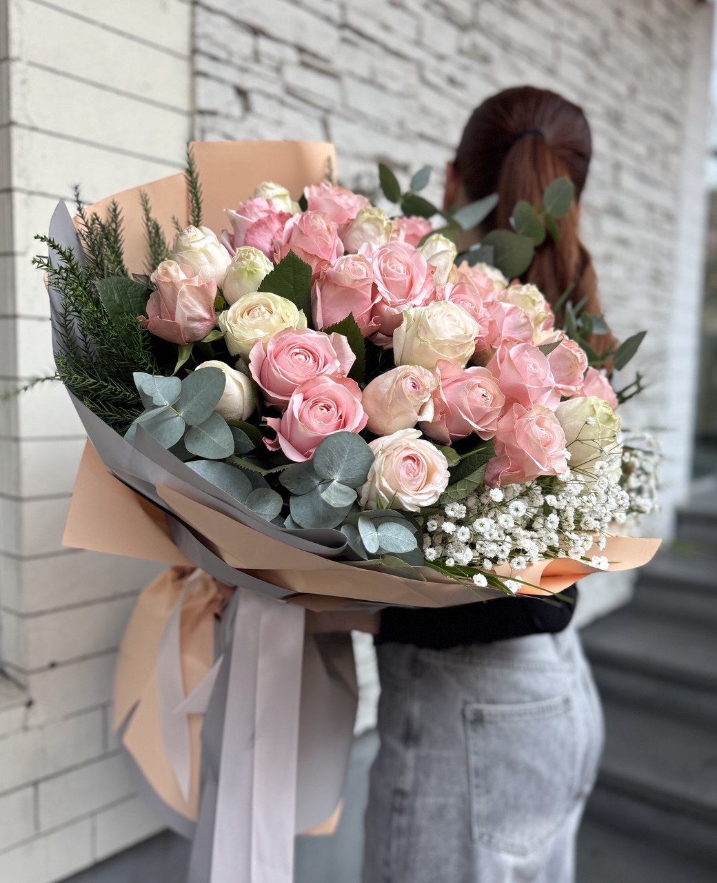 Նուրբ Վարդերի Փունջ - Image 1 of 1 | Avenue Des Fleurs