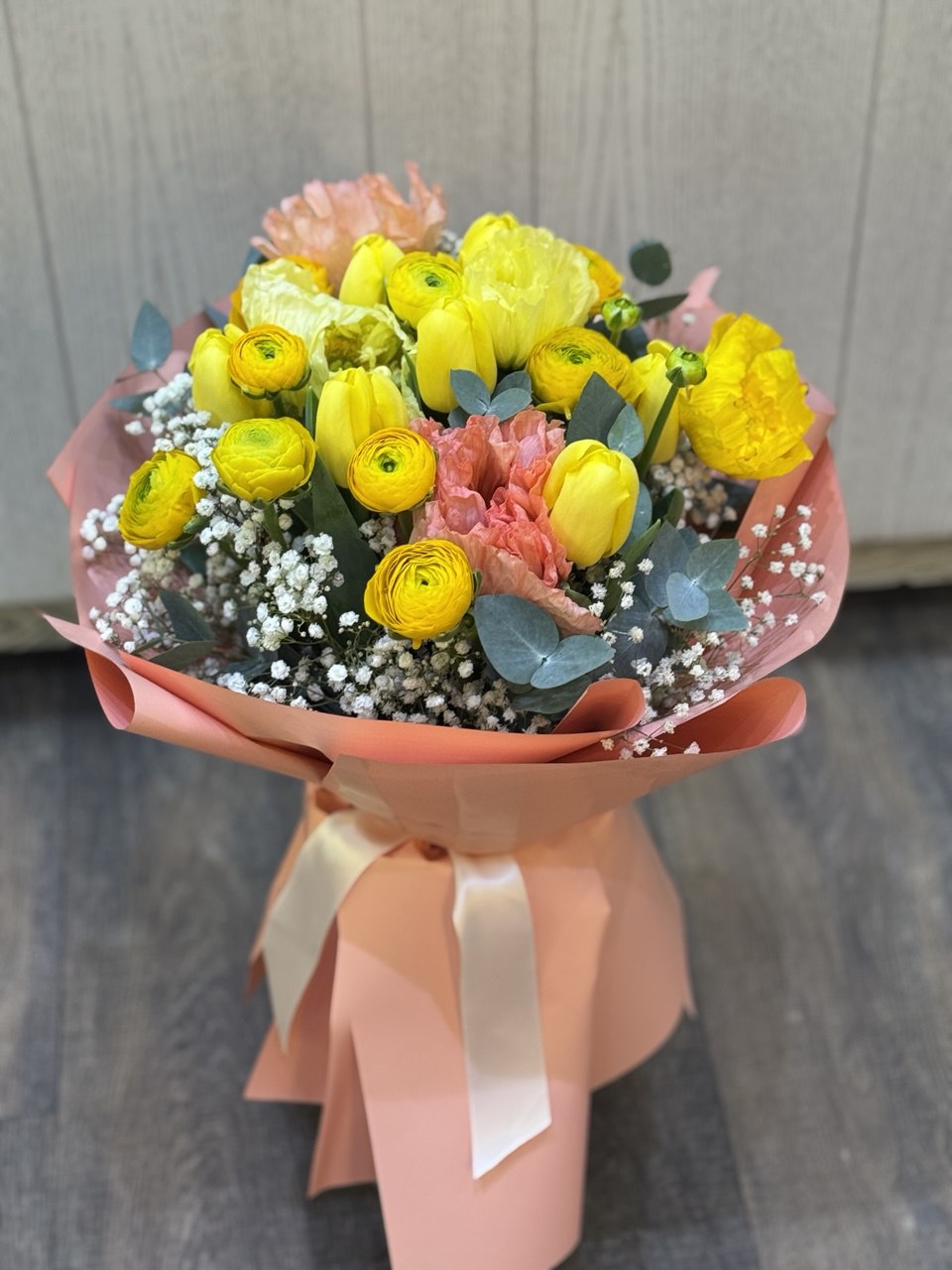 Ռանուկուլուսներով Ծաղկեփունջ - Image 1 of 1 | Avenue Des Fleurs