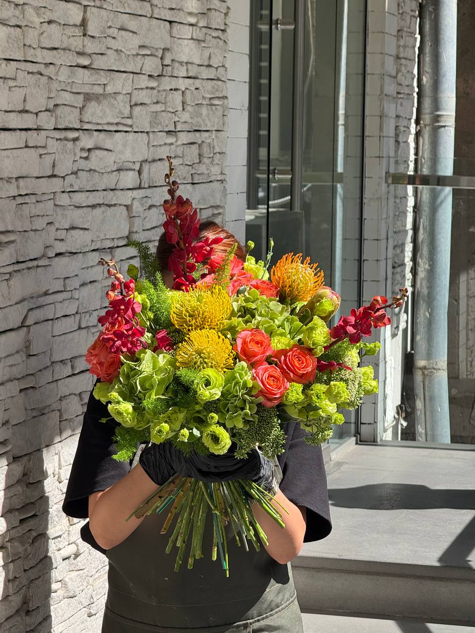 Букет с Экзотическими Цветами - Image 1 of 1 | Avenue Des Fleurs